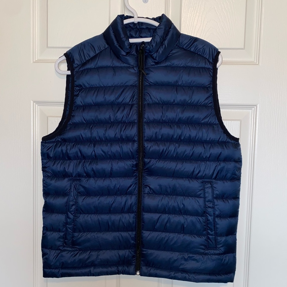 (NEW/NEVER WORN) Blue quilted puffer vest!!